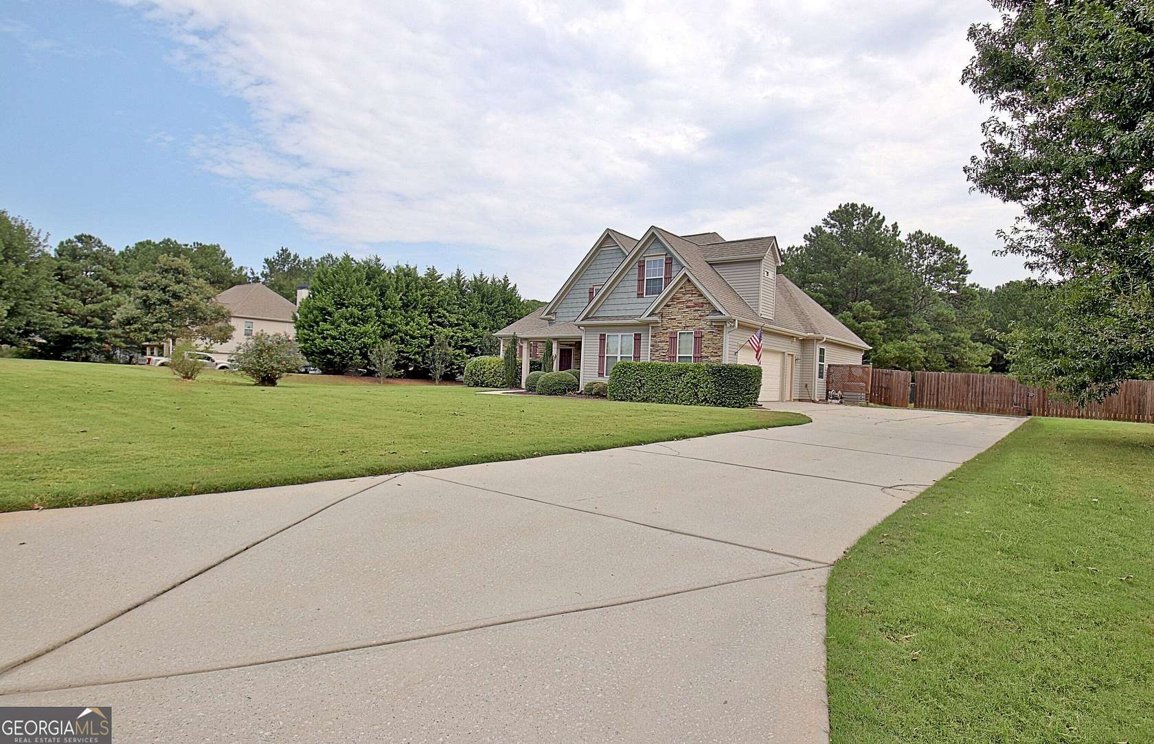 2 Acres of Land with Home for Sale in Senoia, Georgia