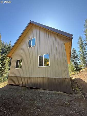 10.2 Acres of Recreational Land with Home for Sale in Elgin, Oregon