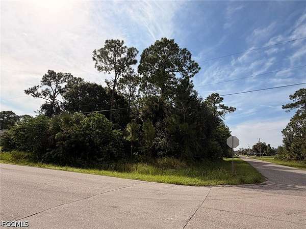 0.25 Acres of Residential Land for Sale in Lehigh Acres, Florida