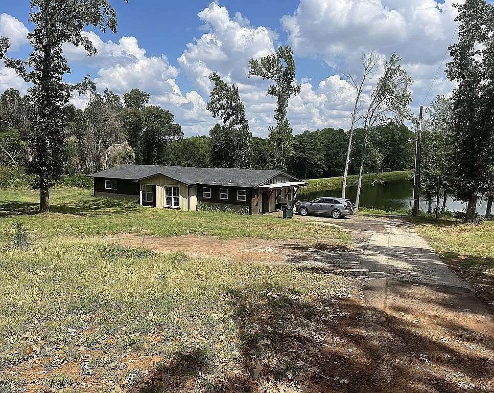 1.5 Acres of Land with Home for Sale in Tyler, Texas