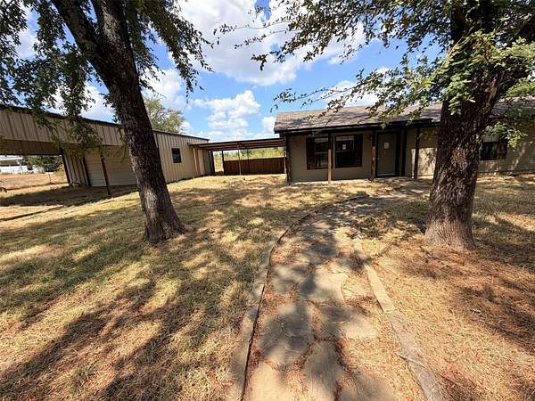 5 Acres of Land with Home for Sale in Whitesboro, Texas