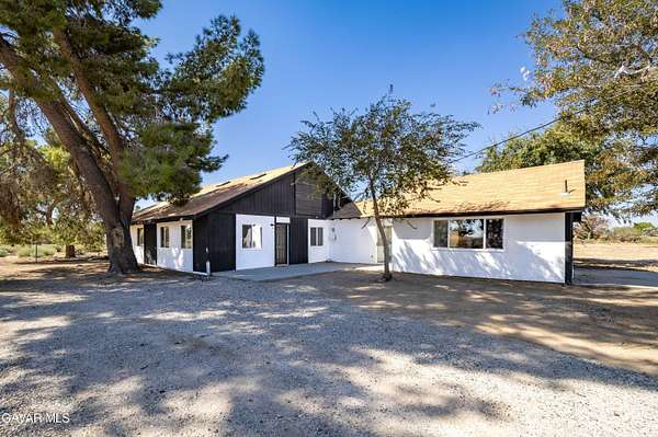 2.5 Acres of Land with Home for Sale in Lancaster, California