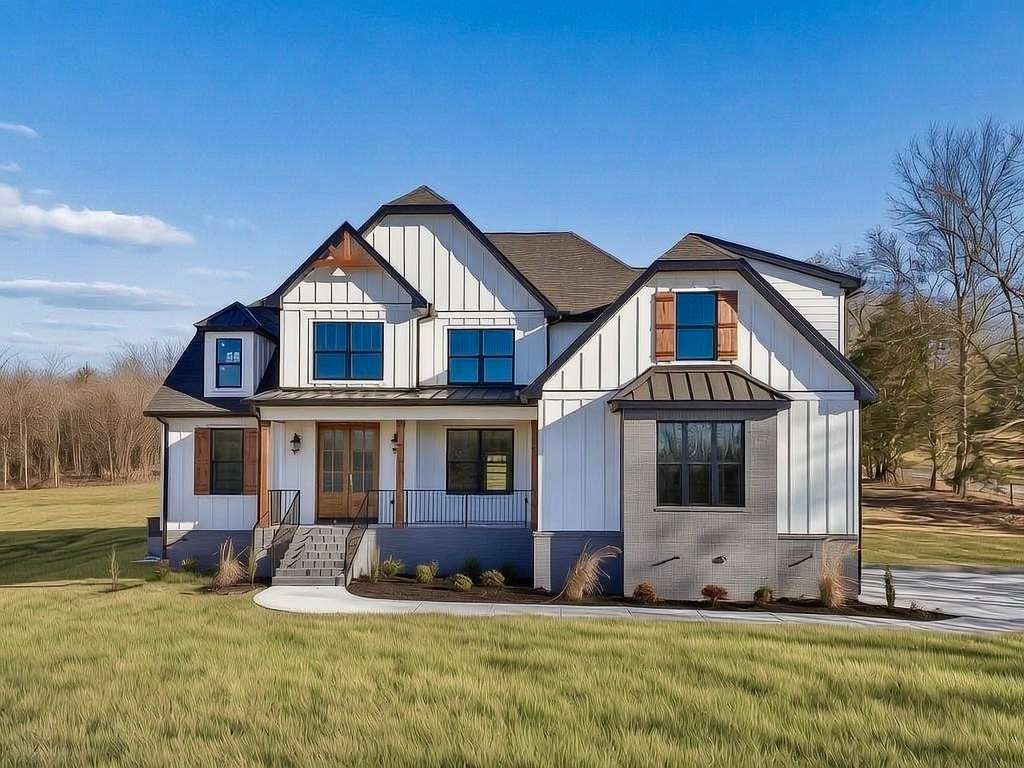 5 Acres of Land with Home for Sale in Lebanon, Tennessee