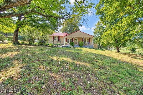 3.1 Acres of Land with Home for Sale in Mascot, Tennessee