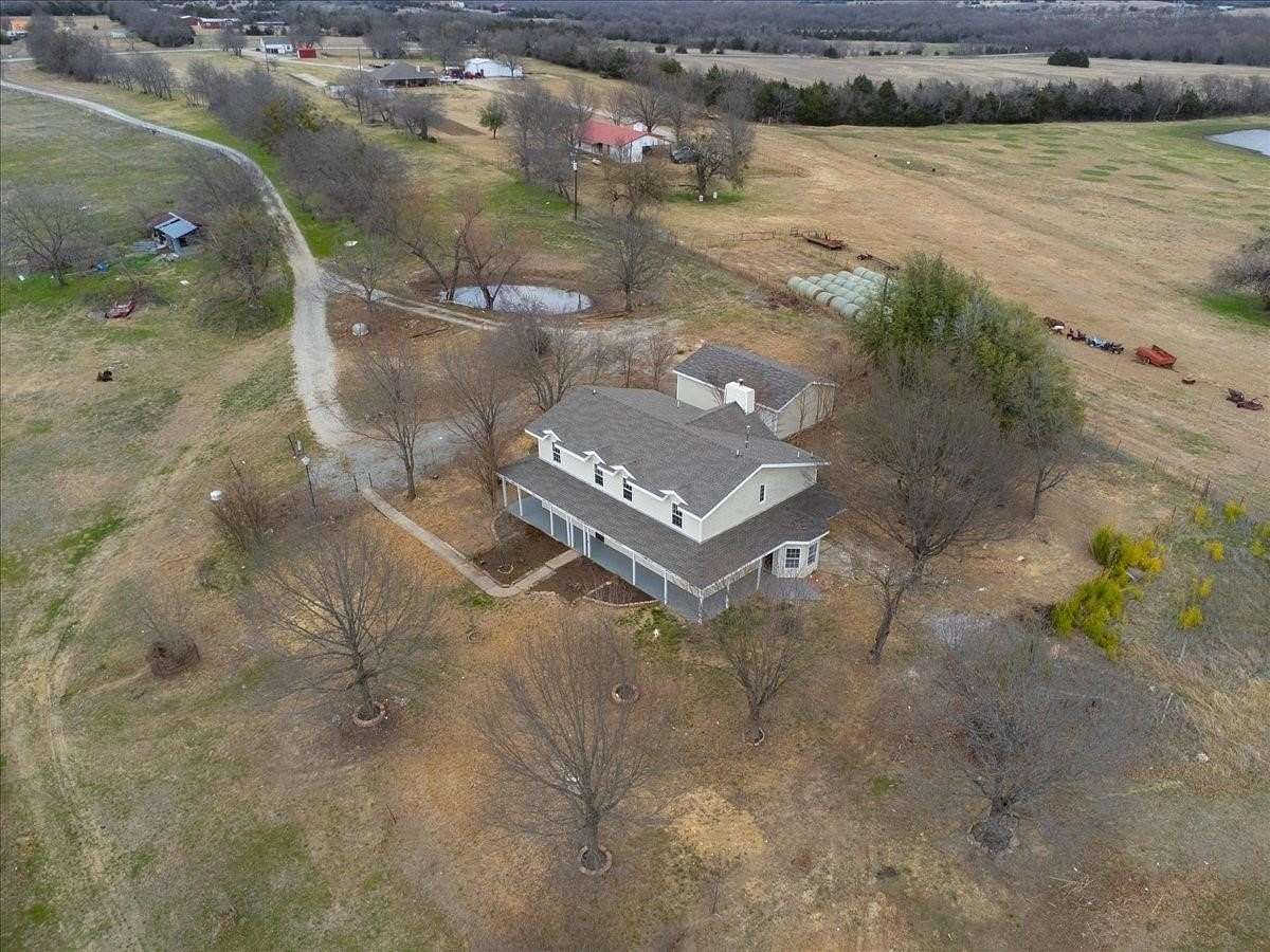19.3 Acres of Land with Home for Lease in Blue Ridge, Texas
