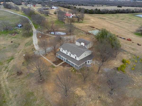 19.3 Acres of Land with Home for Lease in Blue Ridge, Texas