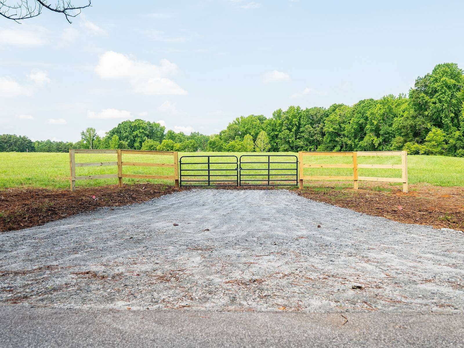 5 Acres of Land for Sale in Gray Court, South Carolina