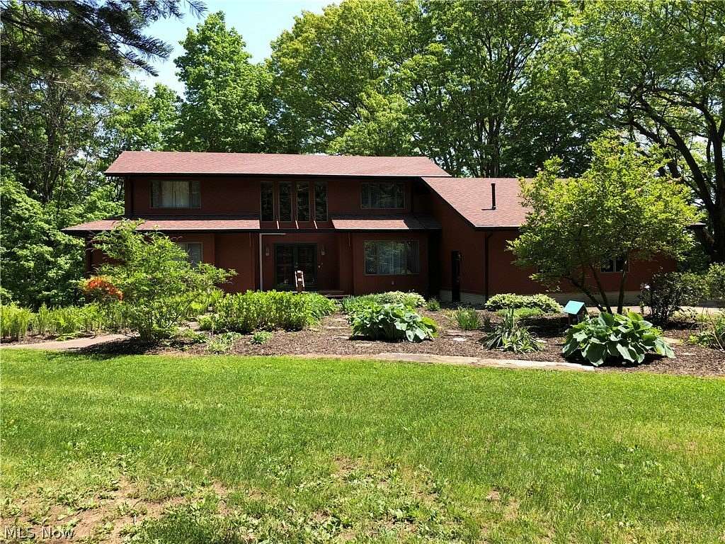 8.37 Acres of Land with Home for Sale in Conneaut, Ohio