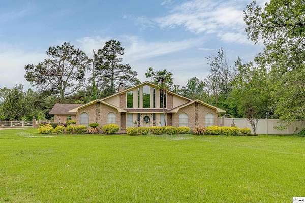 2.9 Acres of Land with Home for Sale in Monroe, Louisiana