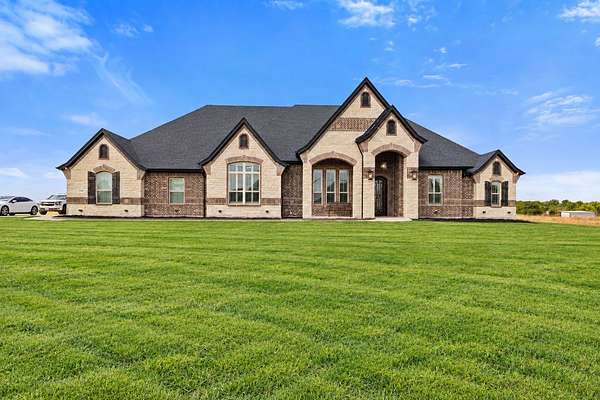 2 Acres of Land with Home for Sale in Waxahachie, Texas
