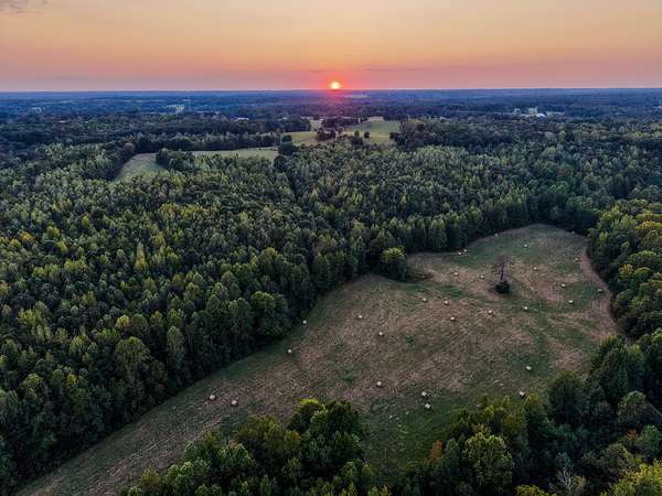 422 Acres of Land for Sale in Iron City, Tennessee