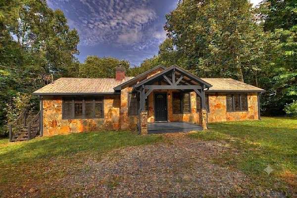 5.13 Acres of Land with Home for Sale in Ellijay, Georgia