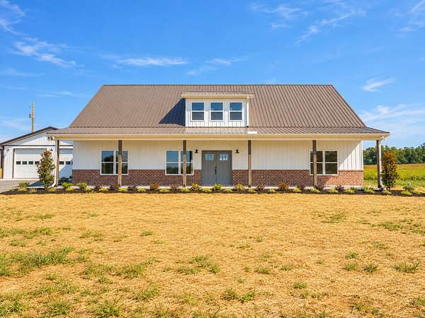 5.1 Acres of Land with Home for Sale in Springfield, Tennessee
