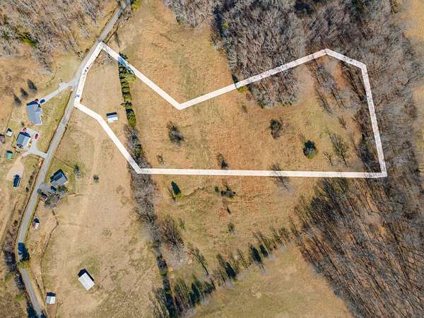 15 Acres of Recreational & Residential Land for Sale in Lawrenceburg, Tennessee