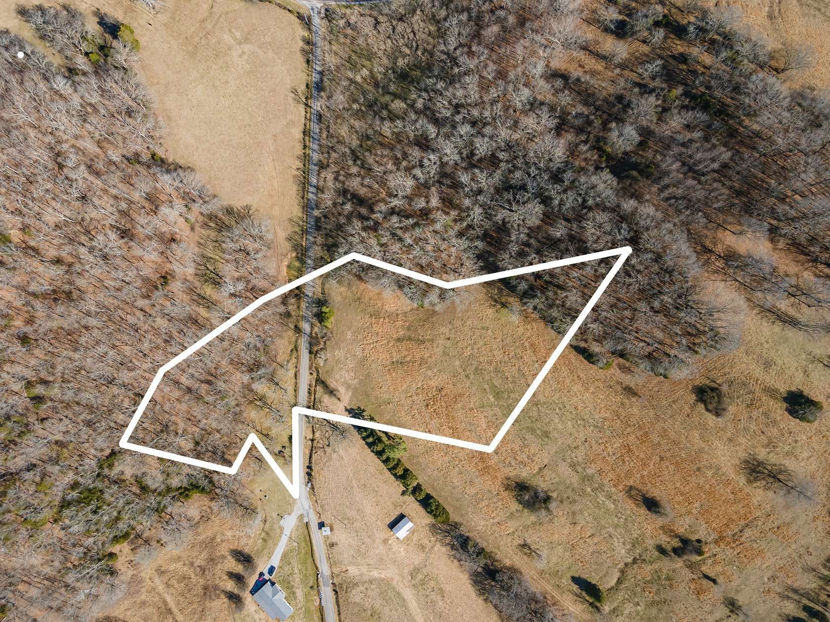 6 Acres of Residential Land for Sale in Lawrenceburg, Tennessee