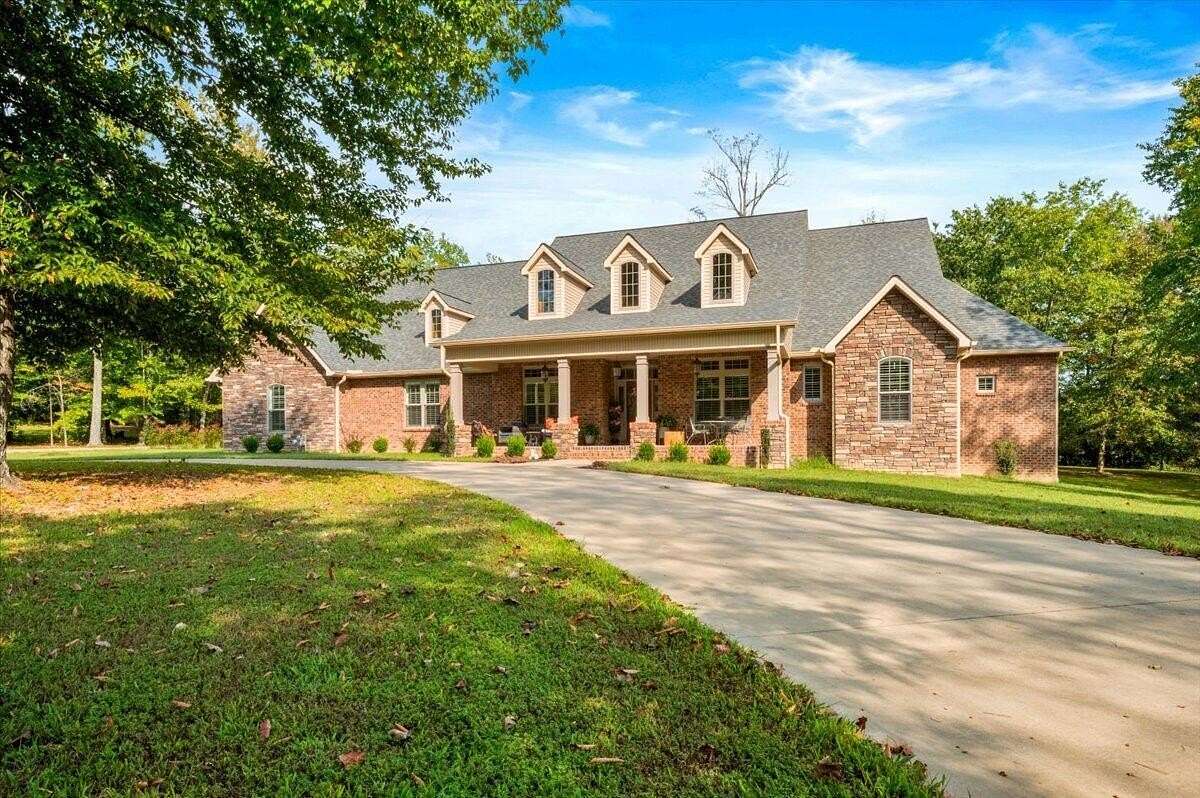 1.12 Acres of Land with Home for Sale in London, Kentucky