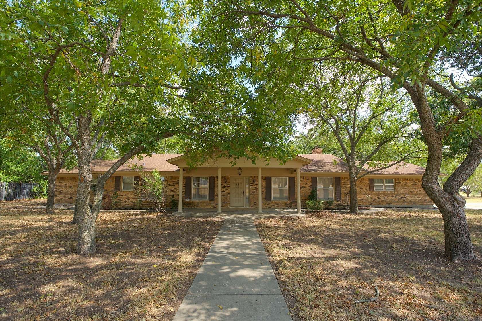 1.5 Acres of Land with Home for Sale in Muenster, Texas