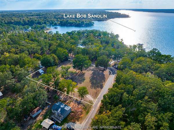 1.37 Acres of Residential Land for Sale in Pittsburg, Texas