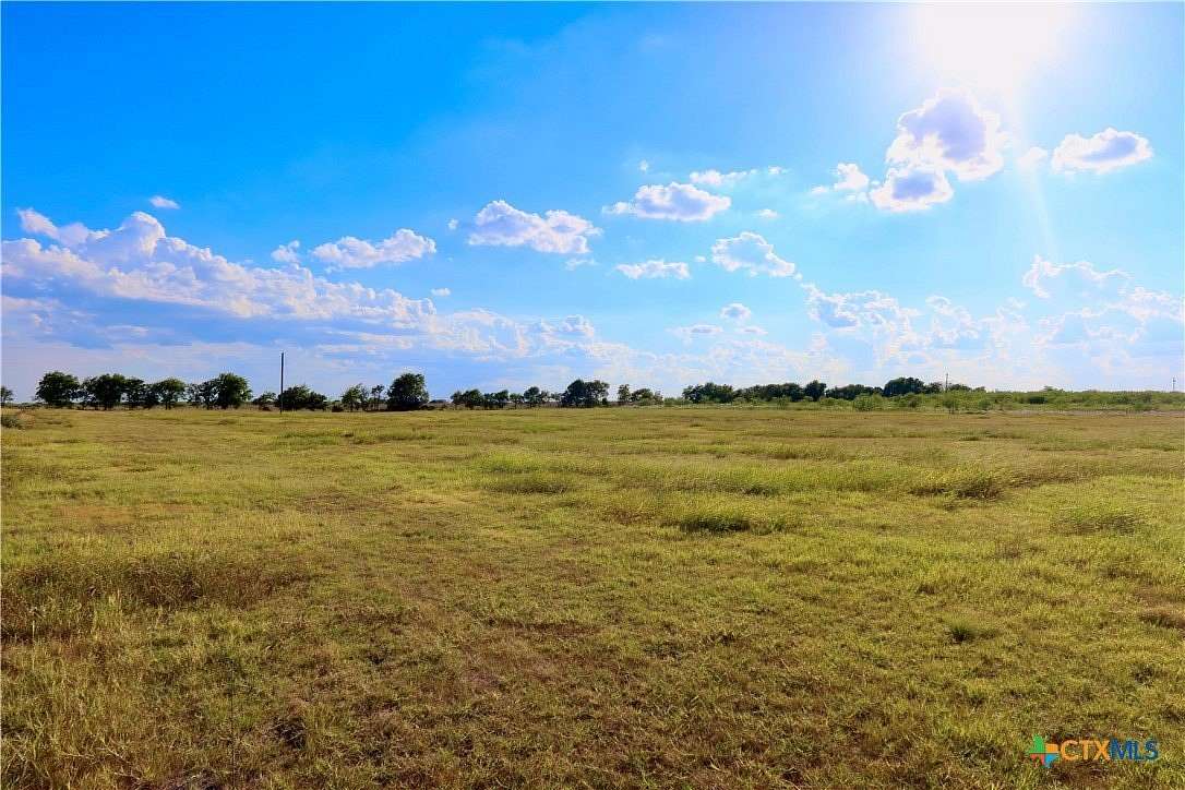 10 Acres of Land for Sale in Barrett, Texas