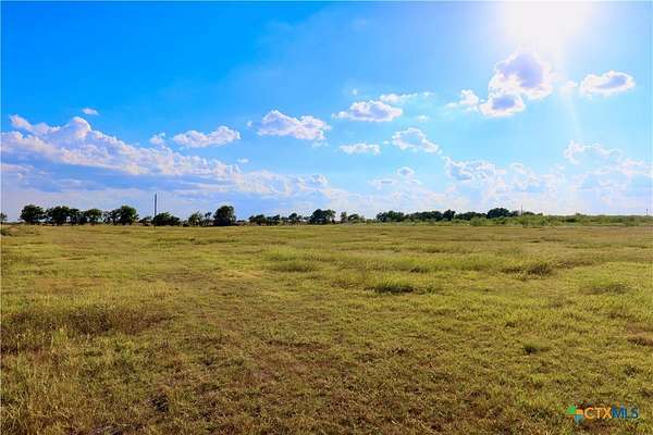 10 Acres of Land for Sale in Barrett, Texas