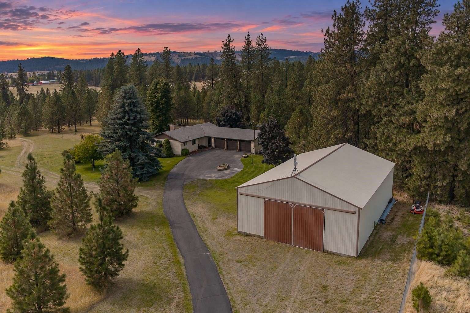 17 Acres of Land with Home for Sale in Colbert, Washington