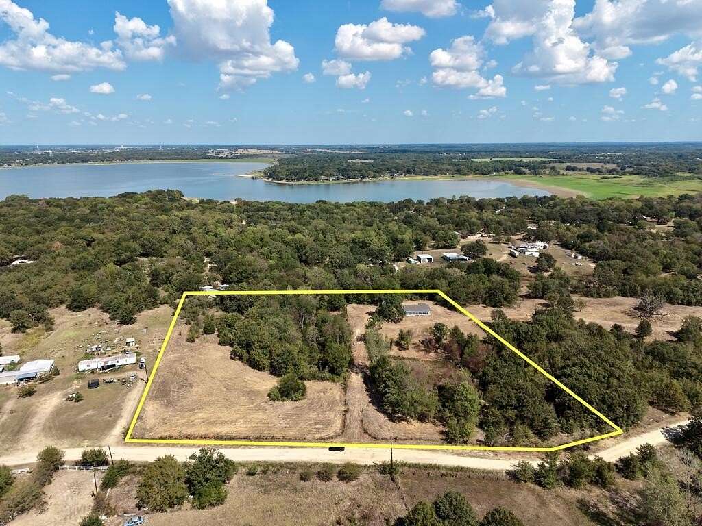 5.47 Acres of Improved Land for Sale in Eustace, Texas