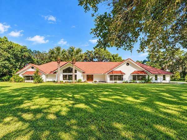30.5 Acres of Agricultural Land with Home for Sale in Williston, Florida