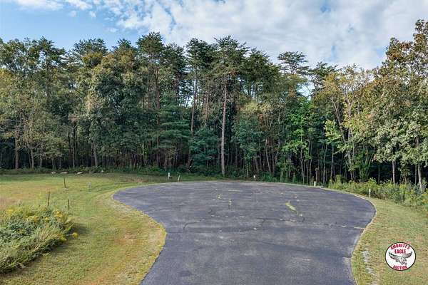 0.84 Acres of Residential Land for Auction in Crossville, Tennessee
