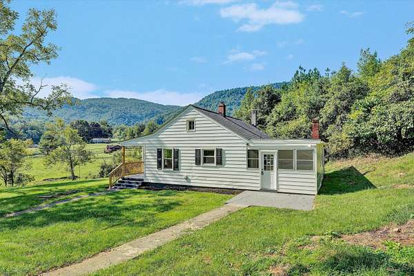 3.25 Acres of Land with Home for Sale in Roanoke, Virginia