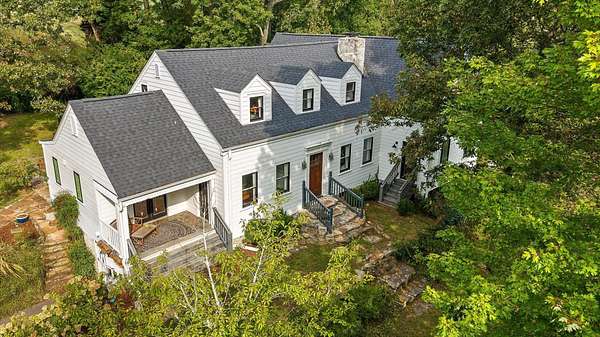 1.5 Acres of Land with Home for Sale in Lookout Mountain, Georgia