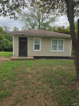 0.76 Acres of Land with Home for Sale in Belleville, Illinois