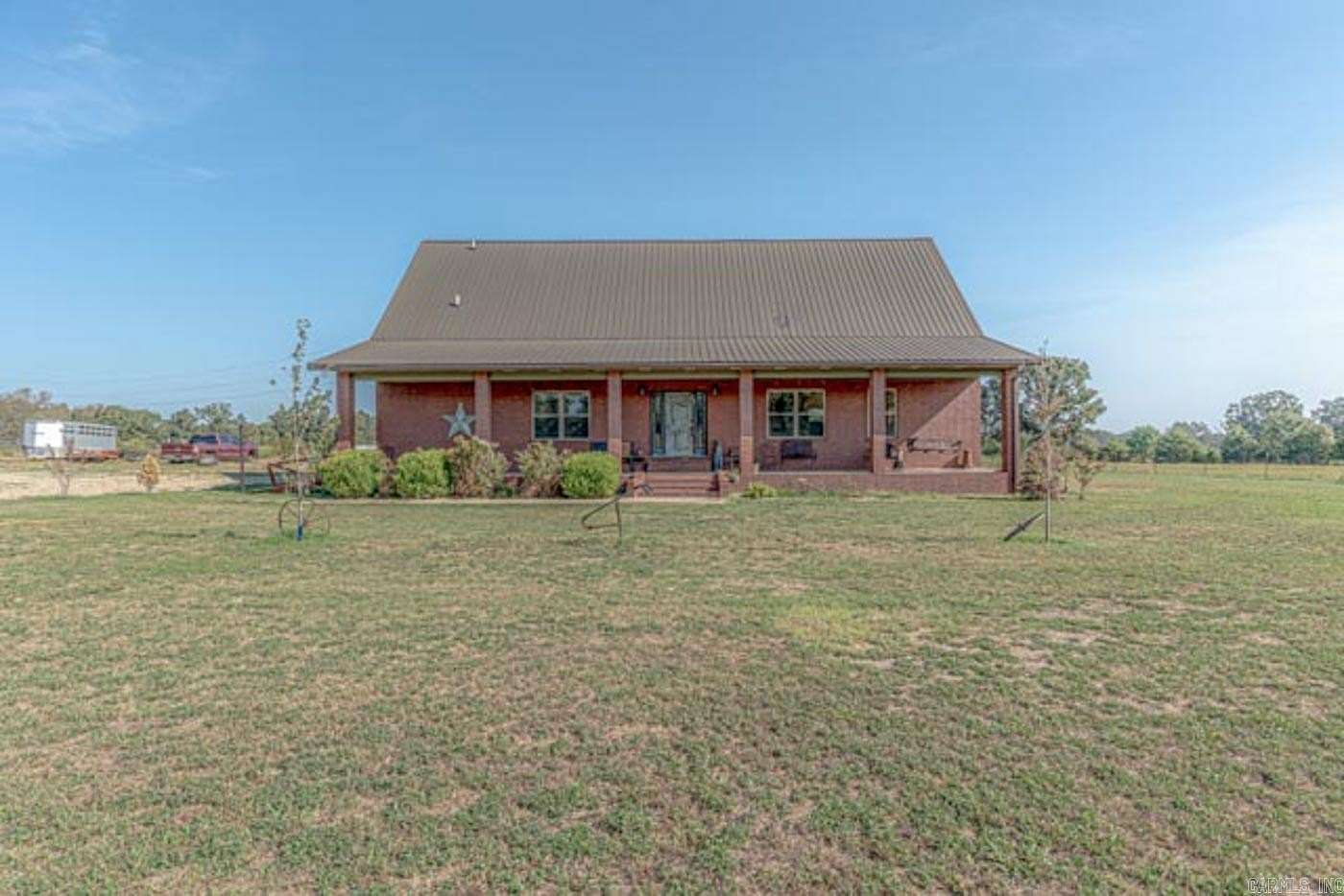 19 Acres of Land with Home for Sale in Ash Flat, Arkansas