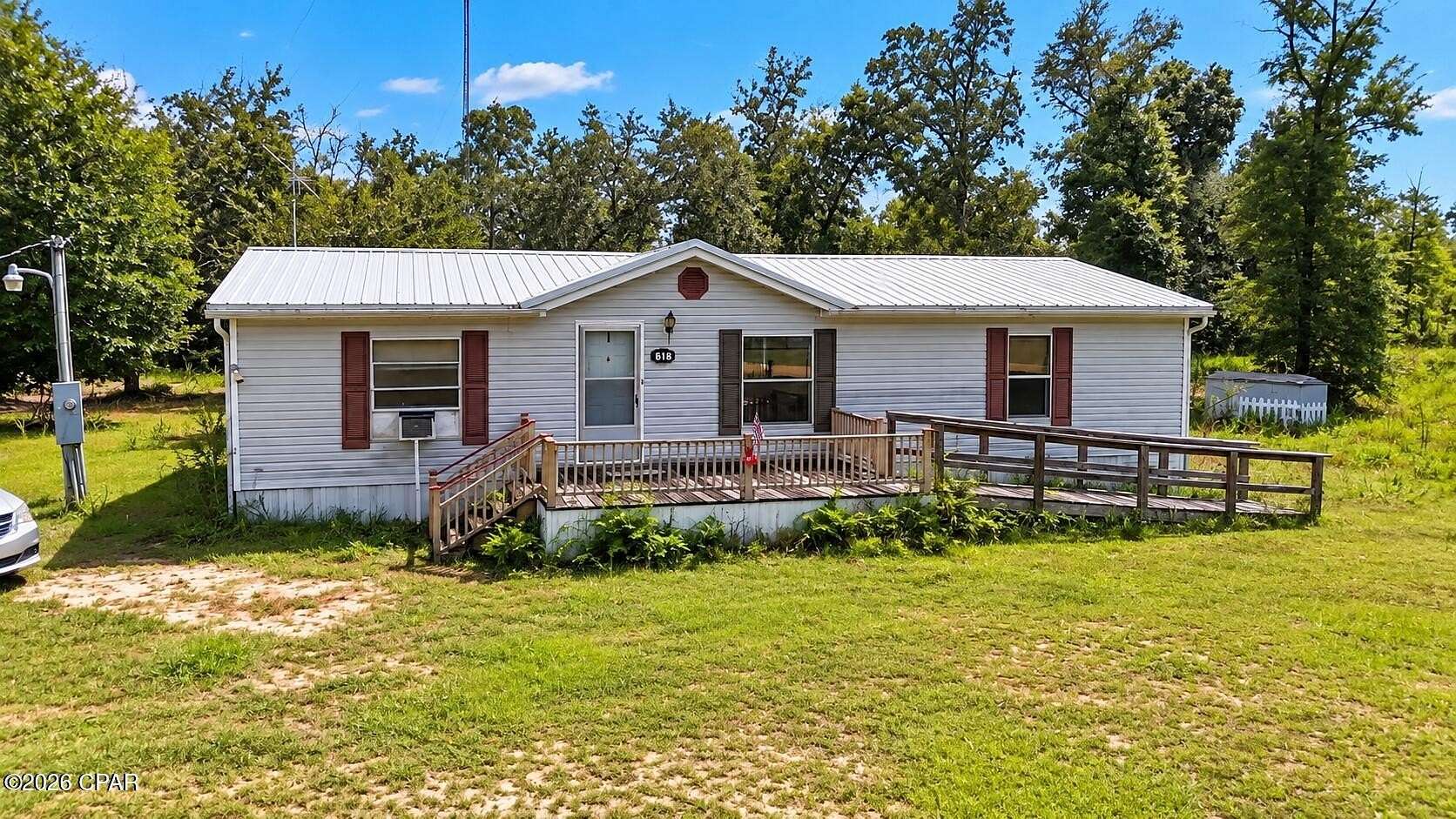 2.89 Acres of Land with Home for Sale in Alford, Florida