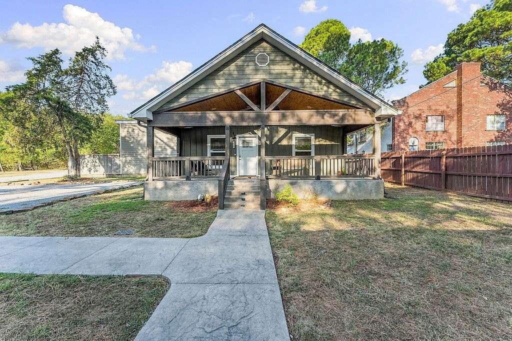 4.22 Acres of Land with Home for Sale in Fayetteville, Arkansas