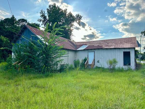 1 Acre of Mixed-Use Land for Sale in Manning, South Carolina