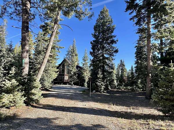 1 Acre of Residential Land for Sale in Duck Creek Village, Utah