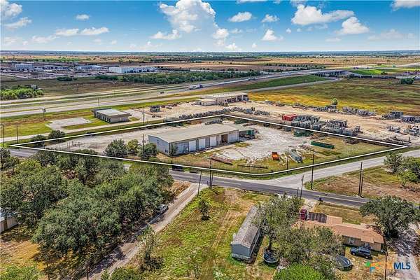 3 Acres of Improved Commercial Land for Sale in Victoria, Texas