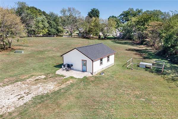 2.64 Acres of Land with Home for Sale in Lincoln, Arkansas