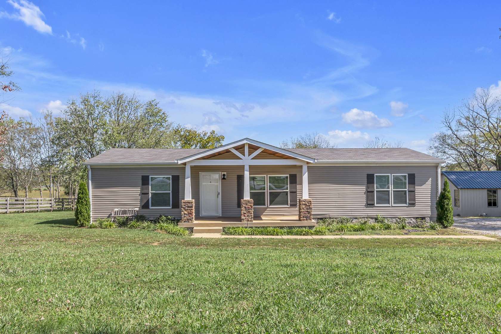 5 Acres of Land with Home for Lease in College Grove, Tennessee