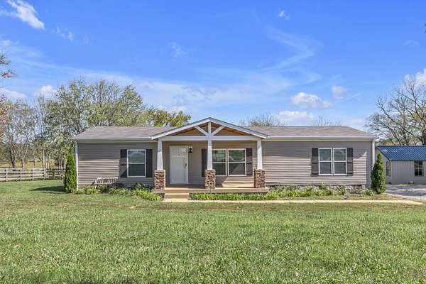 5 Acres of Land with Home for Lease in College Grove, Tennessee