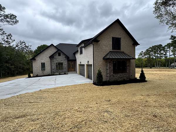 2 Acres of Land with Home for Sale in Mount Juliet, Tennessee