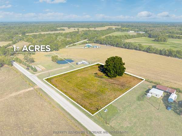 1 Acre of Residential Land for Sale in Sumner, Texas