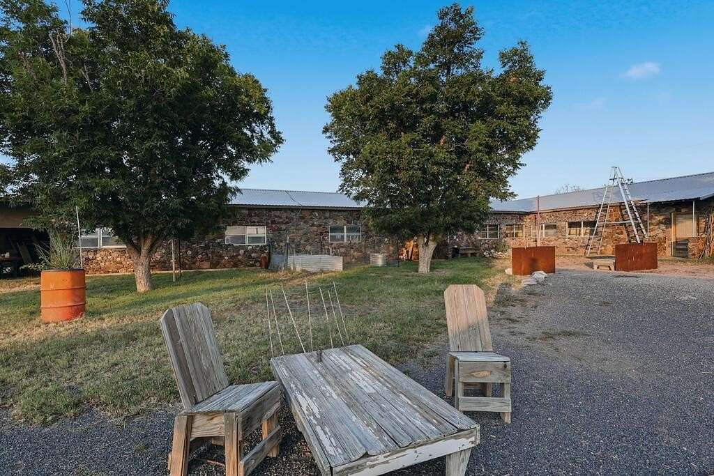 6.22 Acres of Improved Commercial Land for Sale in Valentine, Texas