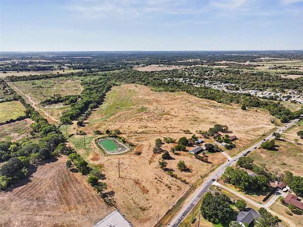6.4 Acres of Land for Sale in Corsicana, Texas