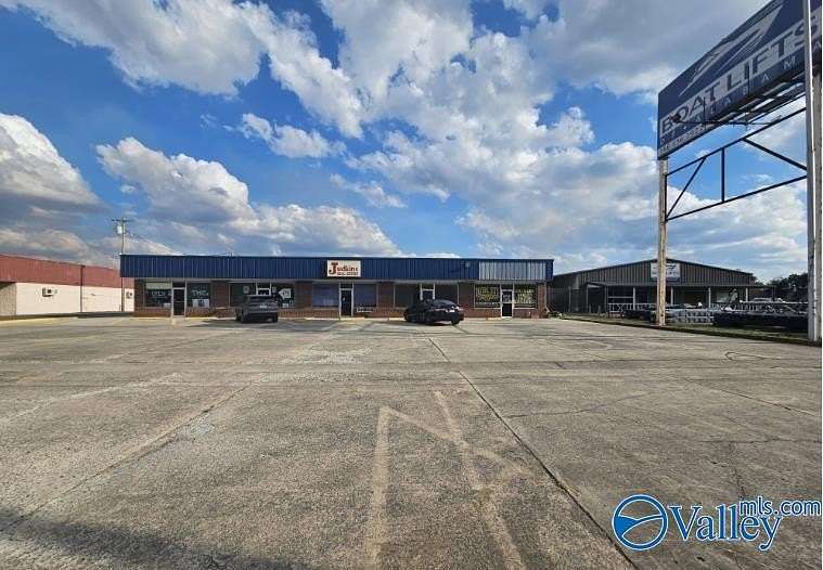 1.5 Acres of Improved Commercial Land for Sale in Hanceville, Alabama