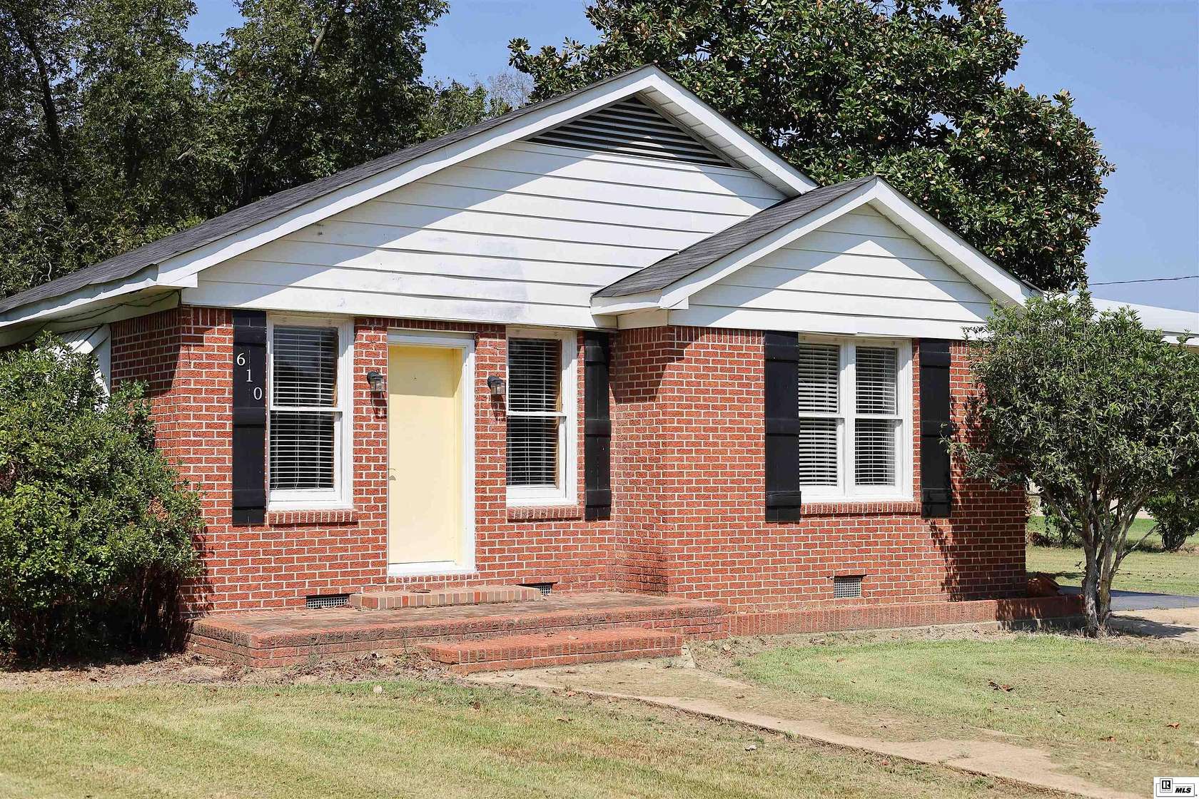 2.5 Acres of Land with Home for Sale in Oak Grove, Louisiana