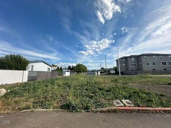 0.03 Acres of Land for Sale in White City, Oregon