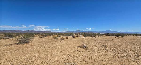 2.35 Acres of Land for Sale in Golden Valley, Arizona