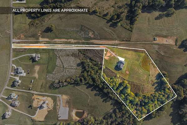 15 Acres of Land with Home for Sale in Clarksville, Tennessee