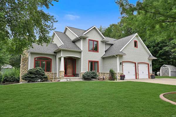 10.5 Acres of Land with Home for Sale in Syracuse, Indiana